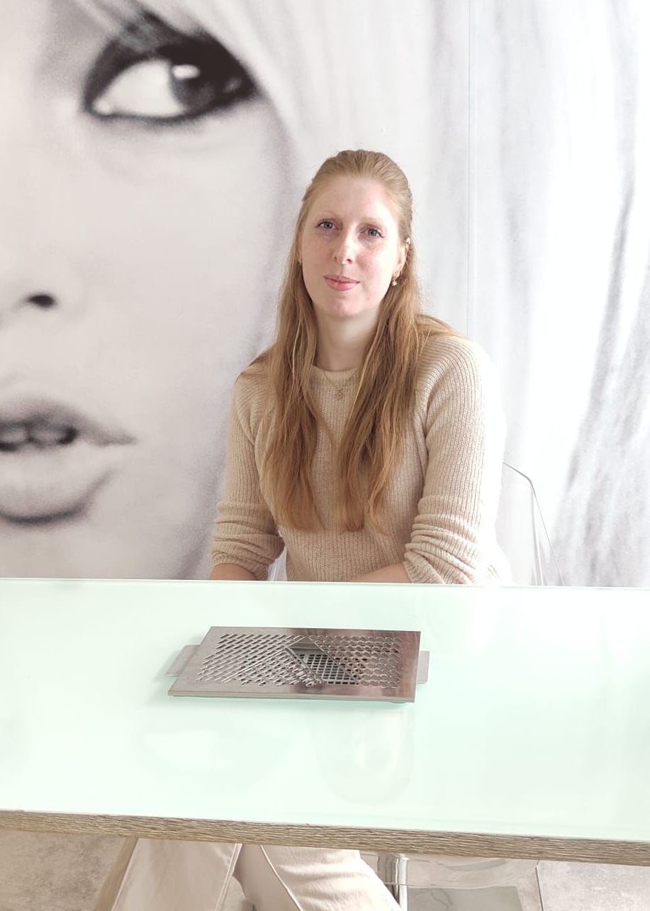 Eigenaresse Lolobello nagelstudio in Ninove
